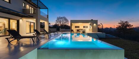 Utomhuspool