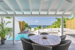 Outdoor dining - Villa sea view pool and jacuzzi (Anse Marcel)