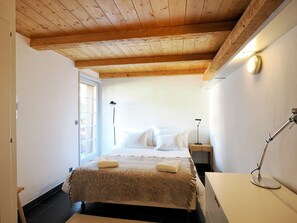 4 Schlafzimmer, Bügeleisen/Bügelbrett, Internetzugang, Bettwäsche