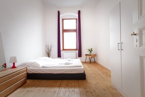 3 soveværelser, skrivebord, strygejern/strygebræt, weekendseng