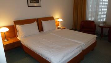 Business-Doppelzimmer, Nichtraucher | Minibar, individuell eingerichtet, Schreibtisch