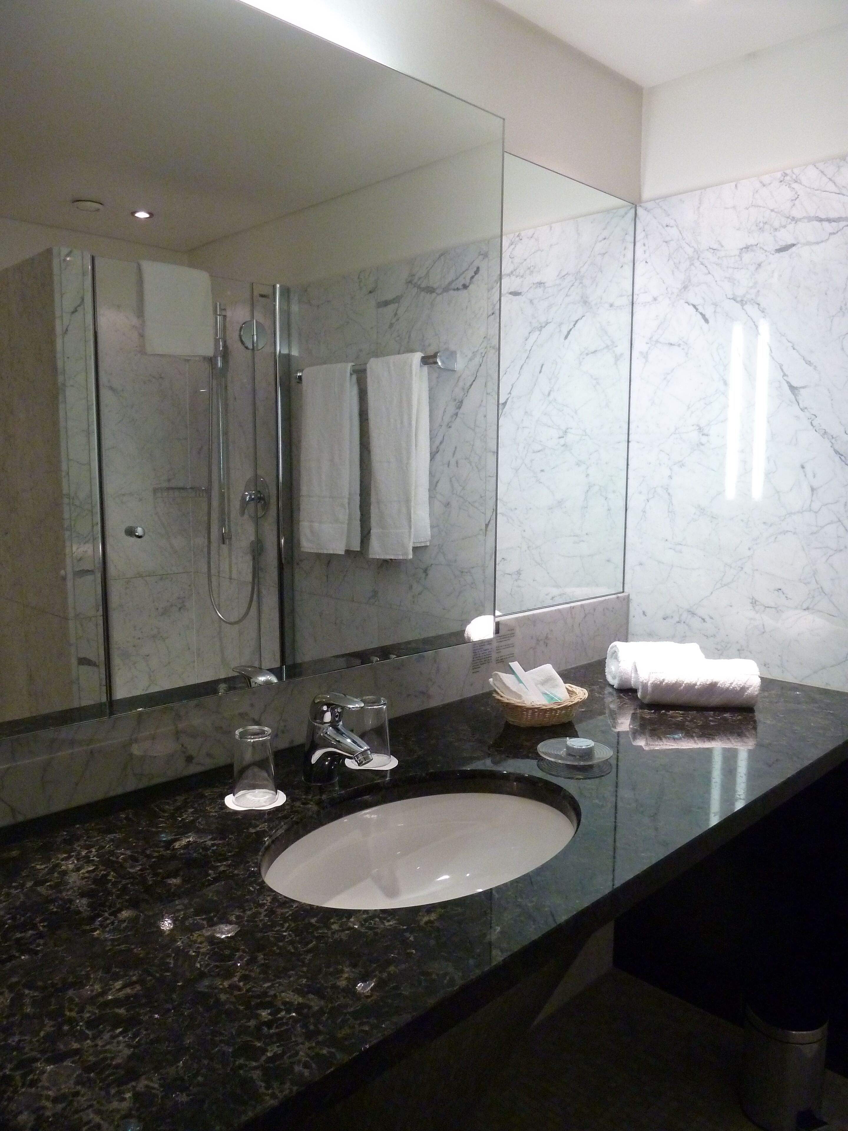 Business-Doppelzimmer, Nichtraucher | Badezimmer | Umweltfreundliche Kosmetikartikel, Haartrockner, Handtücher