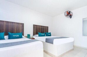 Economy Quadruple Room - Hotel villa luna (Villavicencio)