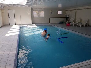 Piscina coberta i piscina climatitzada