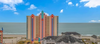 🌊 Ocean View 🌊 2 Pools 2 Balconies 👣 150 ft to Beach 👣 Sleep Up To 16 People