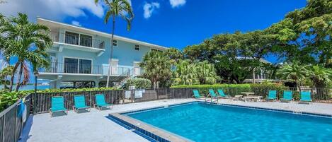 Piscine extérieure, piscine chauffée