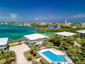 Outdoor pool, a heated pool - Bikinis & Martinis is a serene townhouse nestled within the Gulf Pointe II Association. (Marathon)