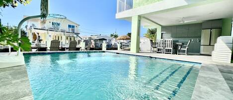 Piscine extérieure, piscine chauffée