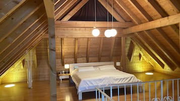 3 chambres, coffres-forts dans les chambres, bureau