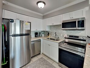 Fridge, microwave, oven, stovetop - Perdido Skye #11 | Gulf Views, Pool, Gym! (Perdido Key)