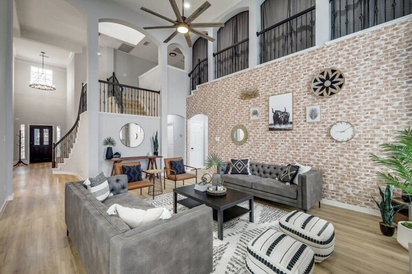 TV, fireplace, offices