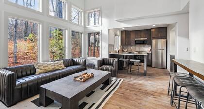 Ultimate Ski in, Ski Out Upper Level Condo #762 | Gas Fireplace | Remodeled