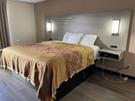 Cofres nos quartos, escrivaninha, espaço de trabalho para notebook