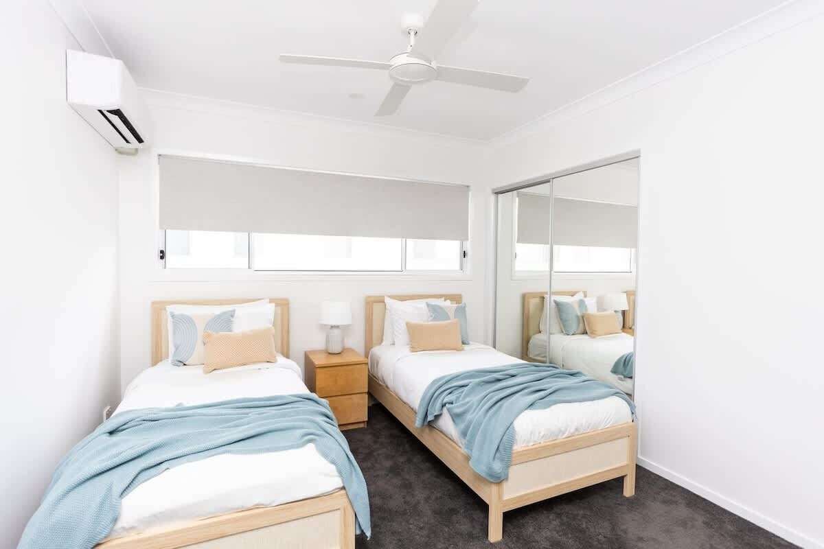 4 bedrooms, desk, iron/ironing board, free WiFi