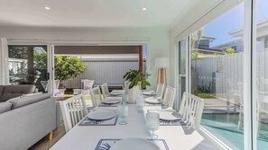 Dining - Sea Poppy (Casuarina)