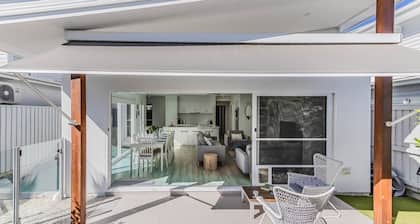 Sea Poppy - Beachside 4 Bedroom home with pool
