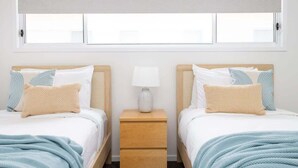 4 soverom, skrivebord, strykejern/-brett og wi-fi (inkludert)