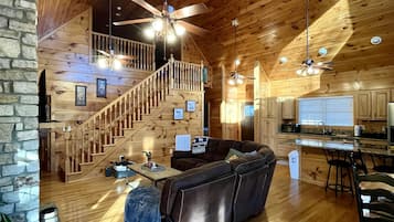 Smart TV, chimenea y libros