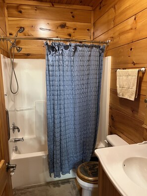 Shower, jetted bath, hair dryer, towels