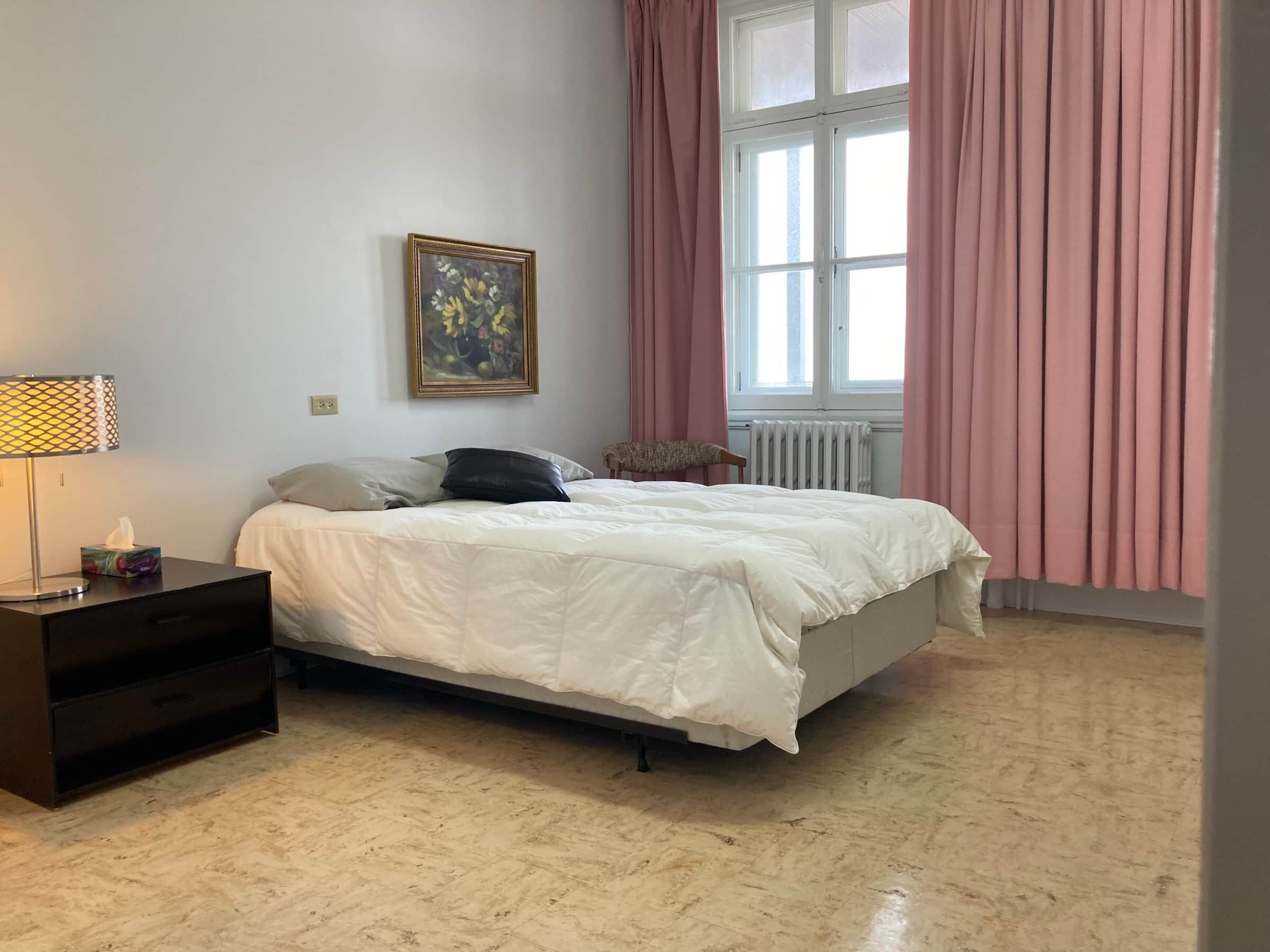 1 quarto, acesso para cadeiras de rodas