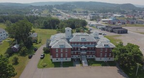 Exterior - The Couvent, 403 - chambre Queen + Double (Sainte-Anne-des-Monts)