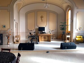 Interior - The Couvent, 404 - chambre Queen (Sainte-Anne-des-Monts)