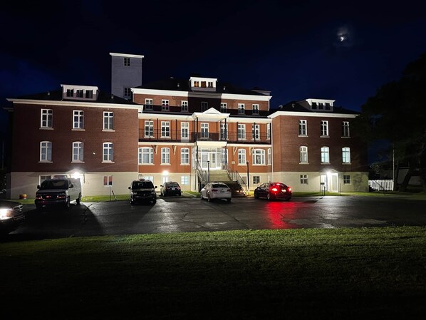 Exterior - The Couvent, 405 - chambre Queen (Sainte-Anne-des-Monts)