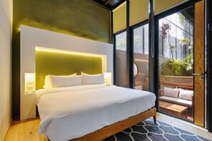 4 habitaciones, tabla de planchar con plancha, cuna de viaje y wifi 