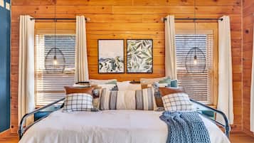 3 bedrooms, desk, iron/ironing board, travel crib