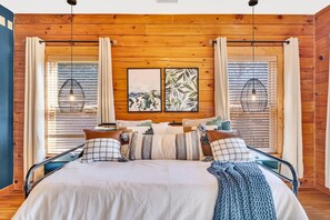 3 bedrooms, desk, iron/ironing board, travel crib