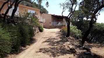 Enceinte de lâhĂ©bergement