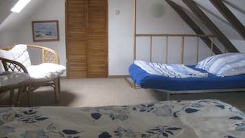 4 bedrooms, iron/ironing board, travel crib, free WiFi