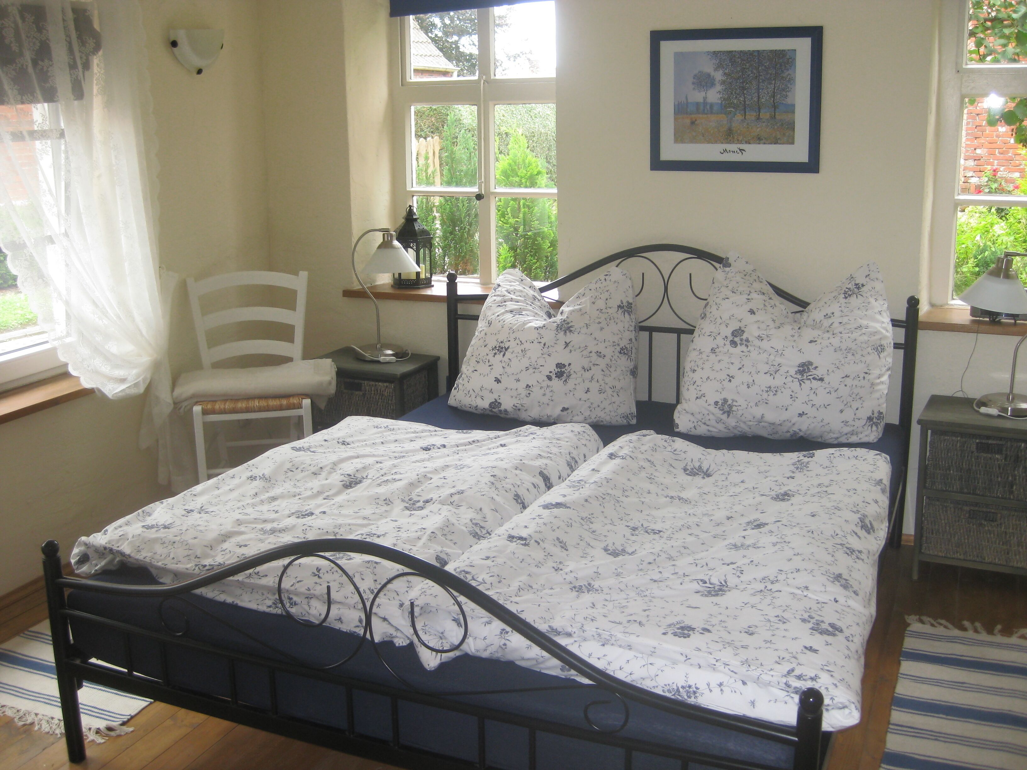 4 slaapkamers, een strijkplank/strijkijzer, reisbedje, gratis wifi