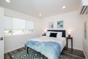 3 bedrooms, desk, travel crib, WiFi - Giant Dipper House near the Boardwalk (Santa Cruz)