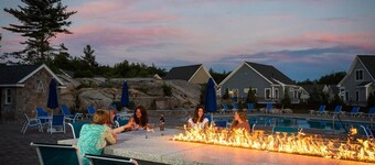 Salt Life  A Charming Cottage loaded w/ Amenities Inc. Pool