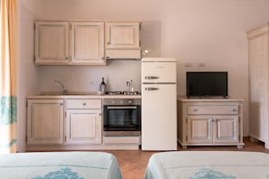 Refrigerador, horno, parrilla de estufa y congelador 