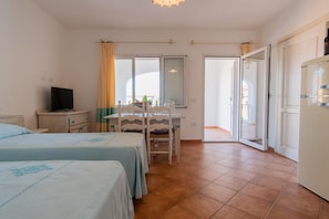 2 bedrooms, travel cot, free WiFi