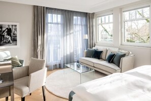 Zimmersafe, Verdunkelungsvorhänge, schallisolierte Zimmer