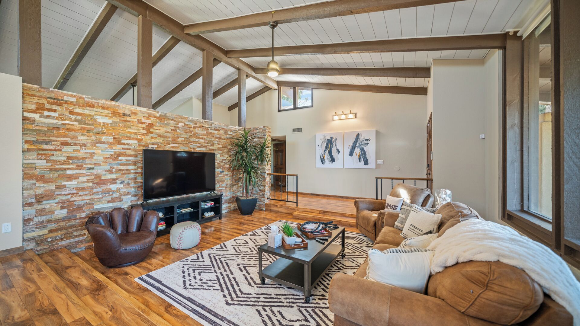 Smart TV, fireplace, stereo