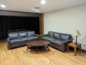 Älytelevisio, kirjoja, stereot