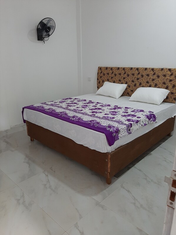 3 chambres, bureau, Wi-Fi, draps fournis