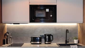 Fridge, microwave, stovetop, electric kettle