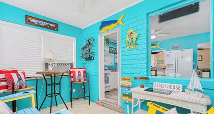 Walk to the pier and all attractions! Mermaid Manor