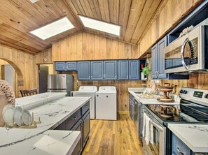Fridge, microwave, oven, stovetop - Cozy Cabin w/ Hot Tub & Wi-Fi (Mendenhall)