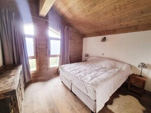 3 bedrooms, WiFi - 350m from shops, 3rd floor, view panoramic, swimming pool, balcony, parking, tv, ski locker, 89m² (Villard-sur-Doron)
