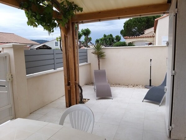 Terrace/patio - House in gated community (Vic-la-Gardiole)
