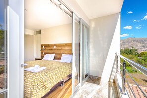 9 bedrooms, desk, free WiFi, bed sheets - Valles ecological apartments (Urubamba)