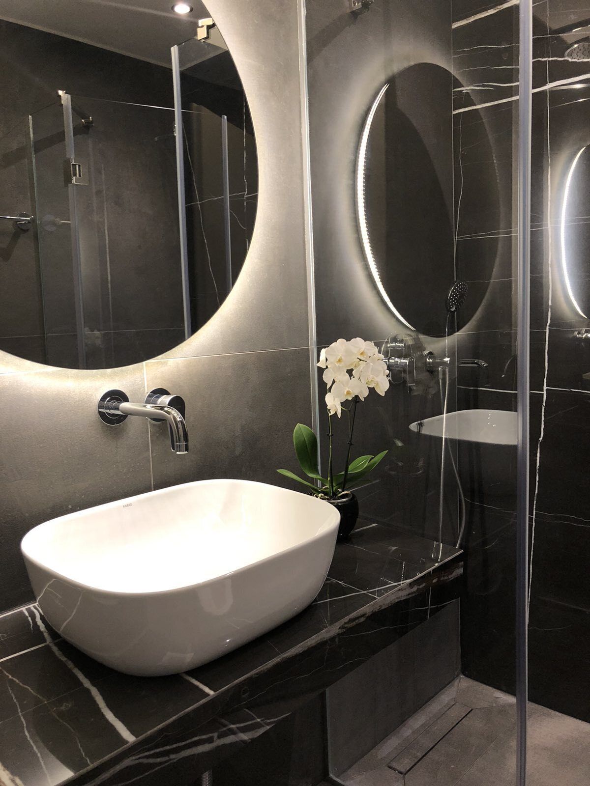 Deluxe Apartment | Bathroom