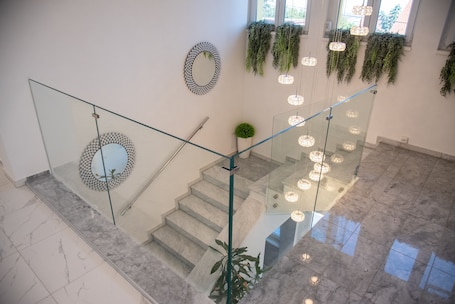 Interior. La Luna ⭐⭐⭐⭐⭐ Rustic Deluxe Apartment with Pool & Jacuzzi Bikes and Parking