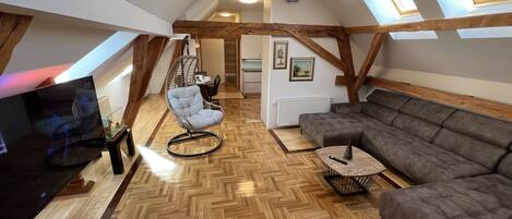 Smart TV, ping pong, stereo